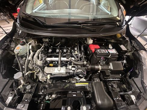 Used 2025 Nissan Versa SV image 30