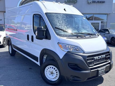 Used 2025 RAM ProMaster 2500 w/ Storage Group image 1
