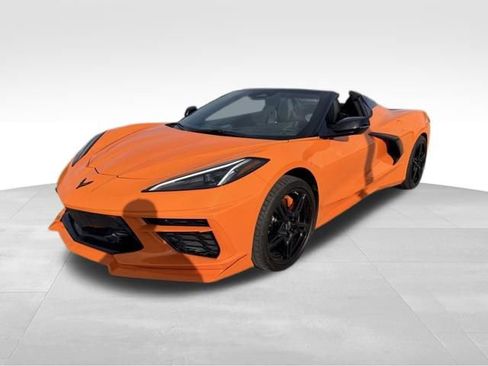 Used 2024 Chevrolet Corvette Stingray Premium Conv w/ Z51 Performance Package RWD image 2