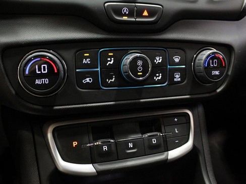 Certified 2023 GMC Terrain SLE w/ Driver Convenience Package FWD image 27