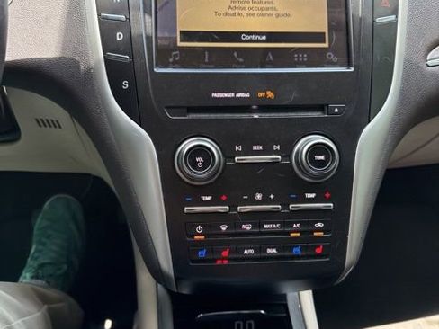 Used 2019 Lincoln MKC Reserve w/ MKC Climate Package FWD image 8