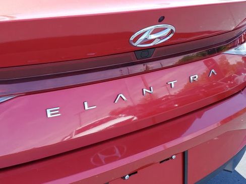 Used 2021 Hyundai Elantra SEL FWD image 7