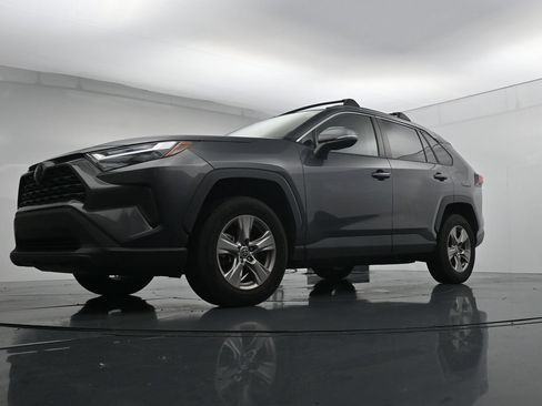 Used 2022 Toyota RAV4 XLE AWD/4WD image 20