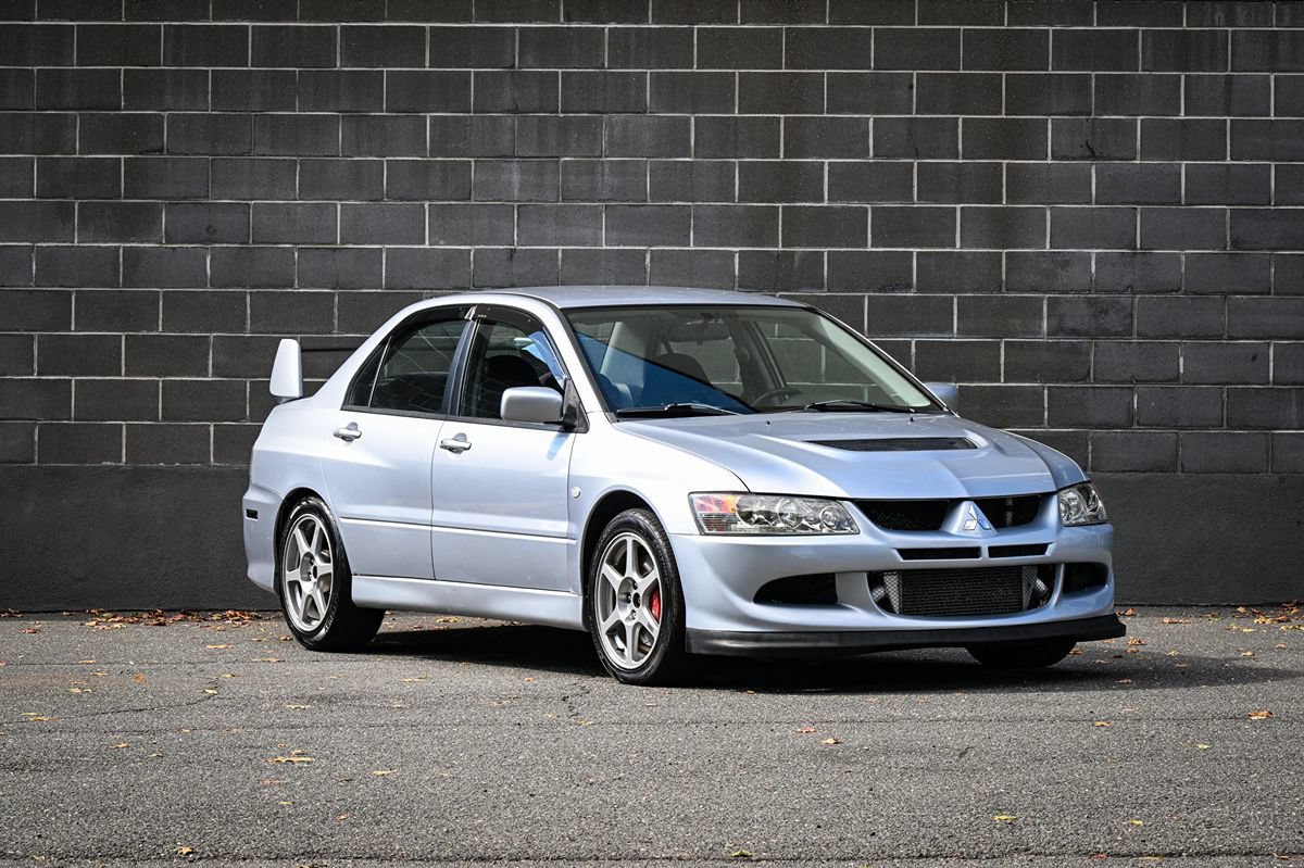 Used 2005 Mitsubishi Lancer Evolution AWD/4WD image 2