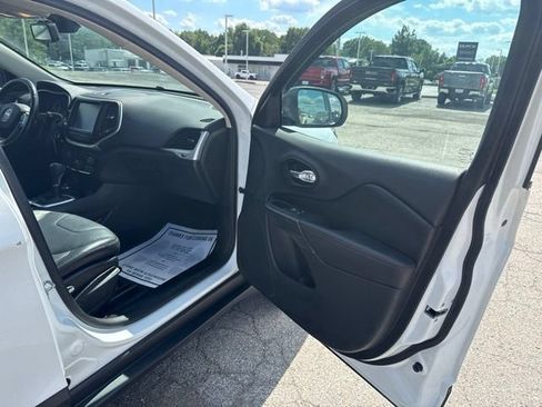 Used 2014 Jeep Cherokee Trailhawk w/ Leather Interior Group AWD/4WD image 7
