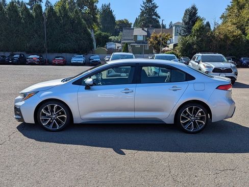 Used 2022 Toyota Corolla SE image 2