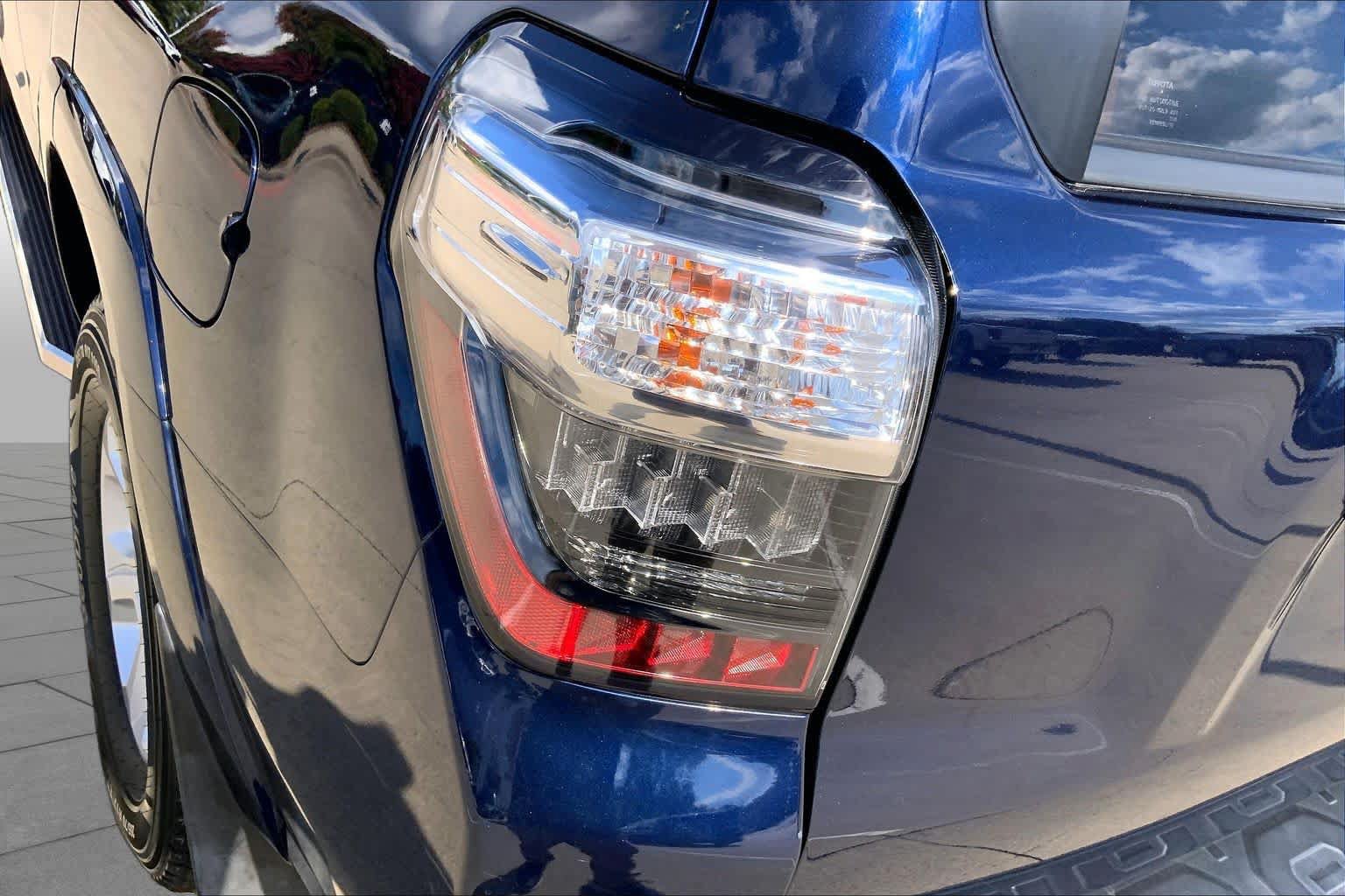 Used 2016 Toyota 4Runner SR5 Premium RWD image 28