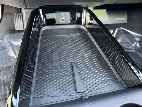 Used 2025 Ford Mustang Mach-E GT image 28