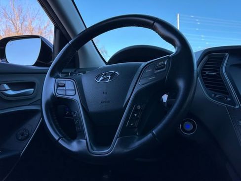 Used 2017 Hyundai Santa Fe Sport image 17