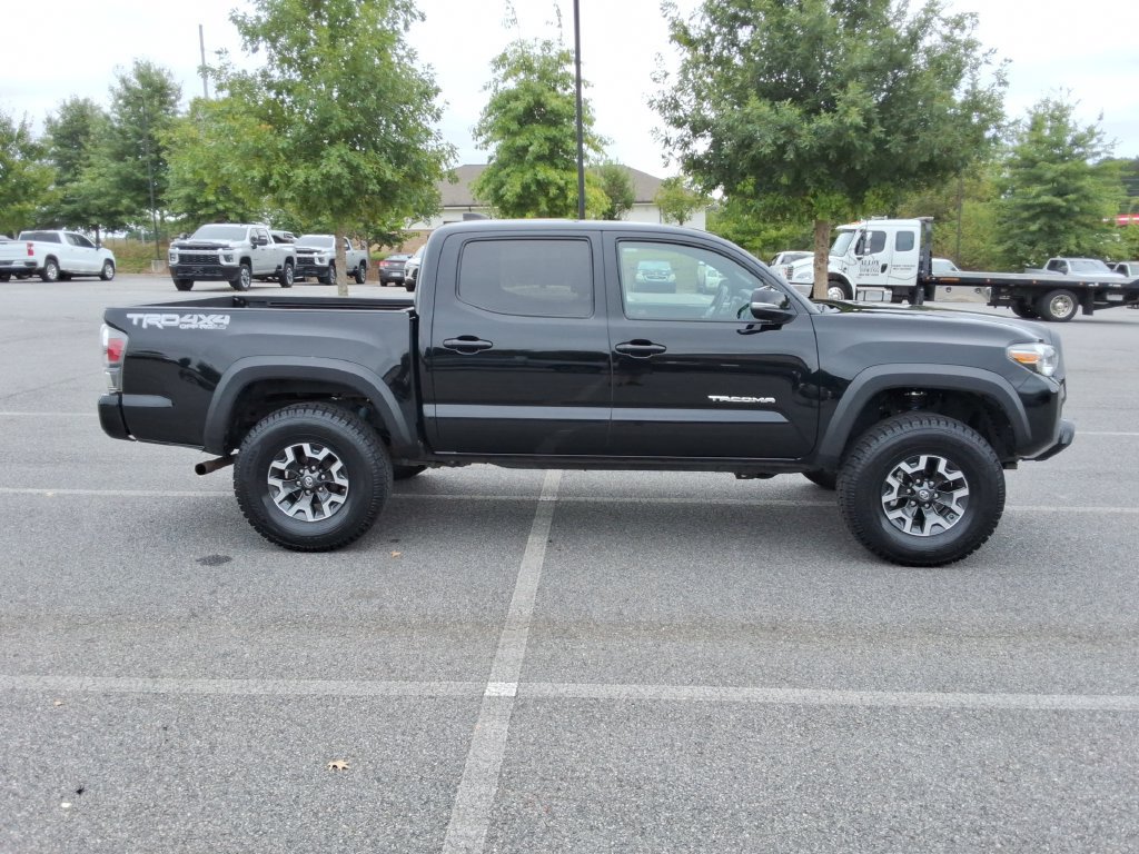Used 2020 Toyota Tacoma TRD Off-Road w/ TRD Premium Off Road Package AWD/4WD image 4