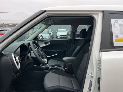 Used 2025 Kia Soul LX w/ LX Technology Package image 26