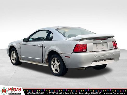 Used 2001 Ford Mustang Coupe image 4