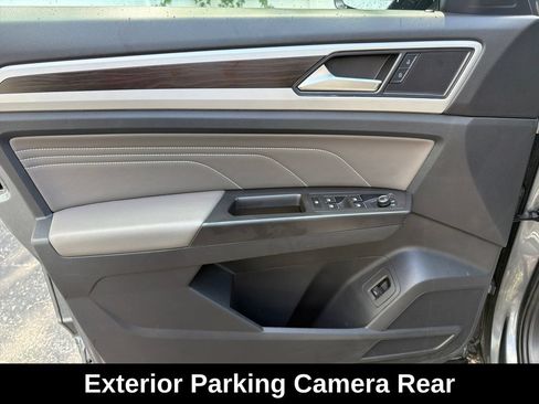 Used 2023 Volkswagen Atlas SE w/ Panoramic Sunroof Package AWD/4WD image 12