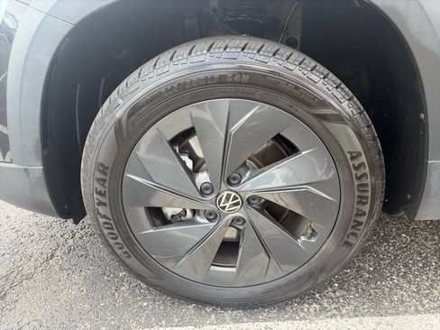 Used 2025 Volkswagen Taos S FWD image 12