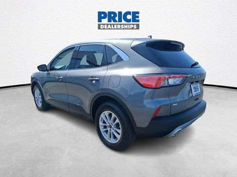 Used 2022 Ford Escape SE image 5