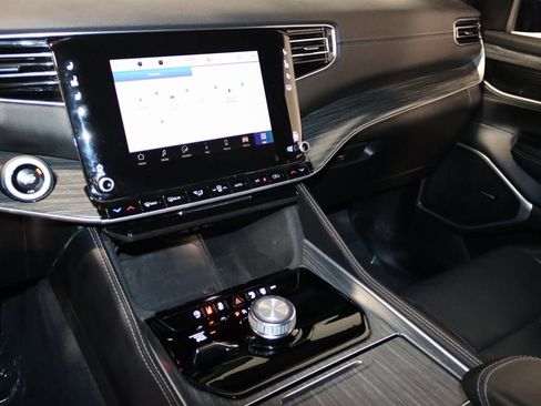 Used 2024 Jeep Wagoneer L Series II w/ Flexible Seating Group image 51