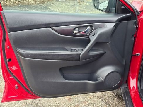 Used 2017 Nissan Rogue S image 10