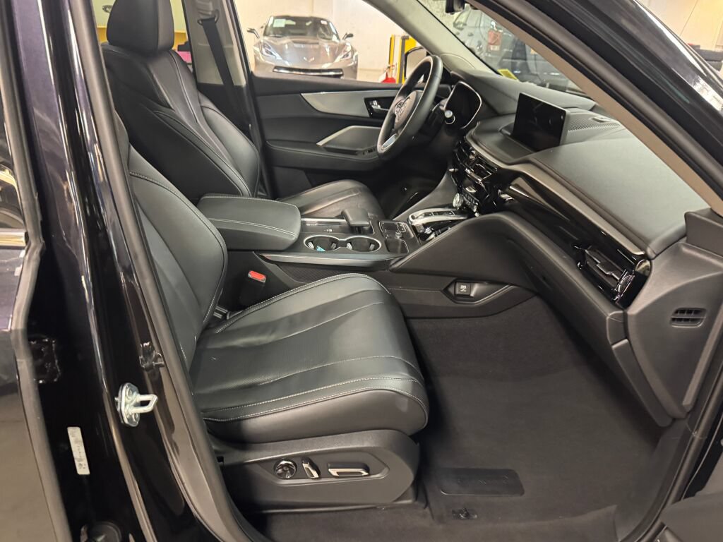 Certified 2024 Acura MDX w/ Technology Package AWD/4WD image 33