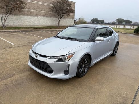 Used 2014 Scion tC 10 Series image 9
