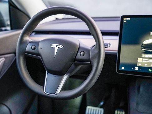 Used 2022 Tesla Model Y Performance image 15