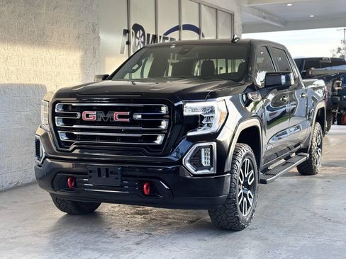 Used 2020 GMC Sierra 1500 AT4 w/ AT4 Premium Package image 3
