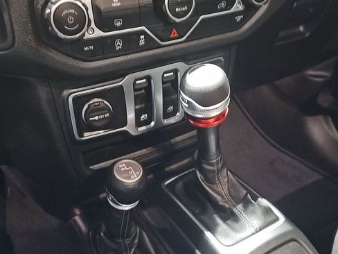 Used 2025 Jeep Wrangler Sport image 16