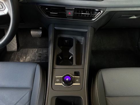 Used 2026 Volkswagen Tiguan SE FWD image 15