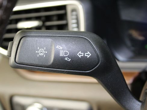 Used 2023 Ford Explorer King Ranch w/ Technology Package image 30