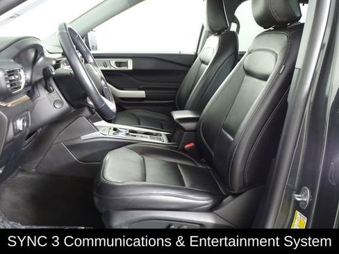 Used 2022 Ford Explorer Limited w/ Equipment Group 301A image 10