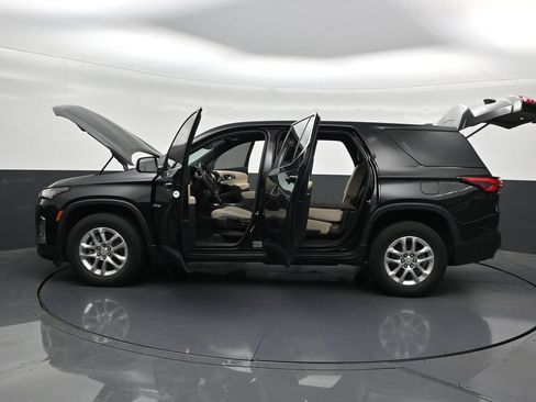 Used 2023 Chevrolet Traverse LS FWD image 34