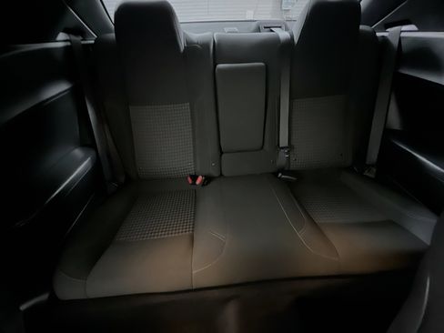 Used 2019 Dodge Challenger SXT image 32