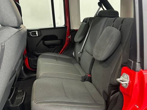 Used 2024 Jeep Wrangler Unlimited AWD/4WD image 26