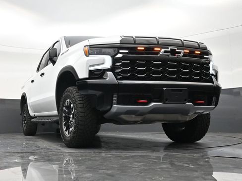 Used 2024 Chevrolet Silverado 1500 ZR2 w/ Technology Package AWD/4WD image 26