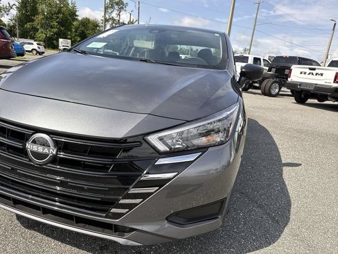 Used 2025 Nissan Versa S w/ Trunk Package FWD image 11