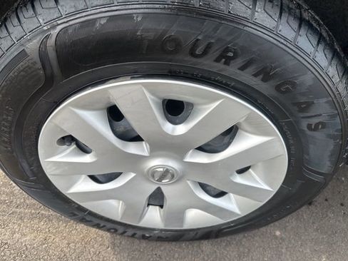 Used 2020 Nissan Rogue Sport S image 10