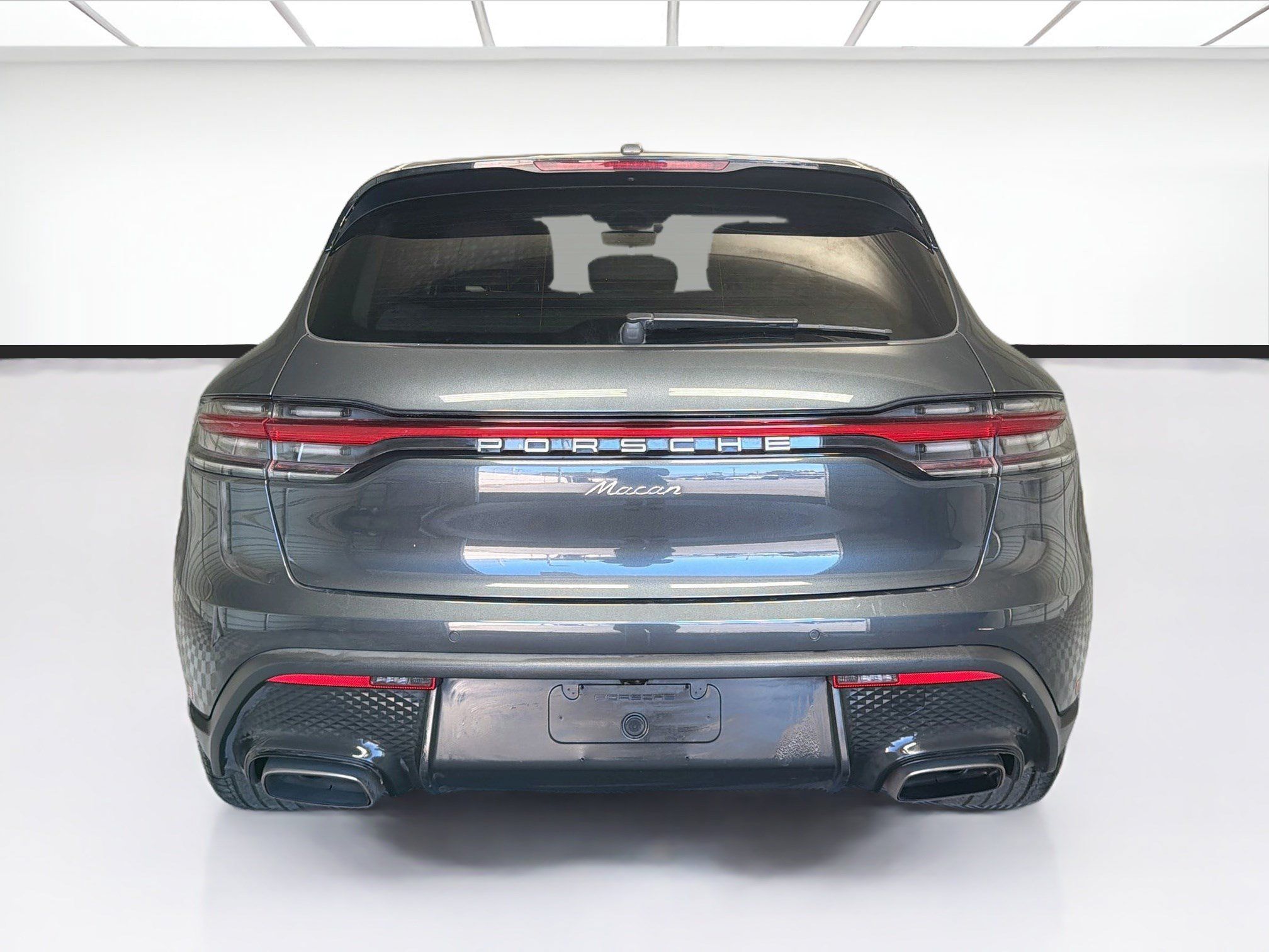 Used 2023 Porsche Macan AWD/4WD image 5