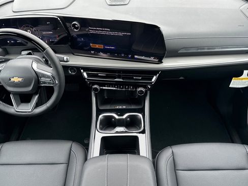 New 2025 Chevrolet Traverse LT w/ Enhanced Driving Package image 15