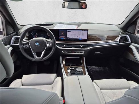 Used 2026 BMW X5 xDrive40i AWD/4WD image 18