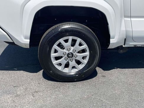 Used 2024 Toyota Tacoma SR5 w/ SR5 Upgrade Package RWD image 9