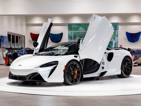 New 2026 McLaren Artura Spider RWD image 34