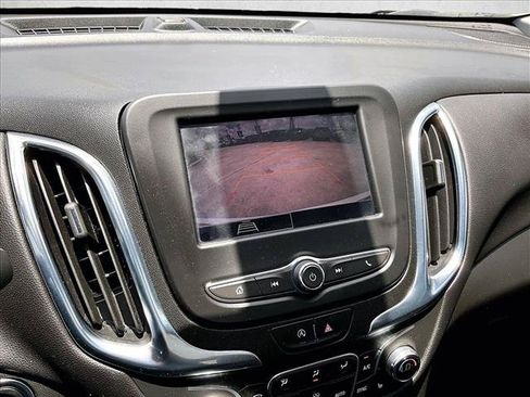 Used 2023 Chevrolet Equinox LT FWD image 23