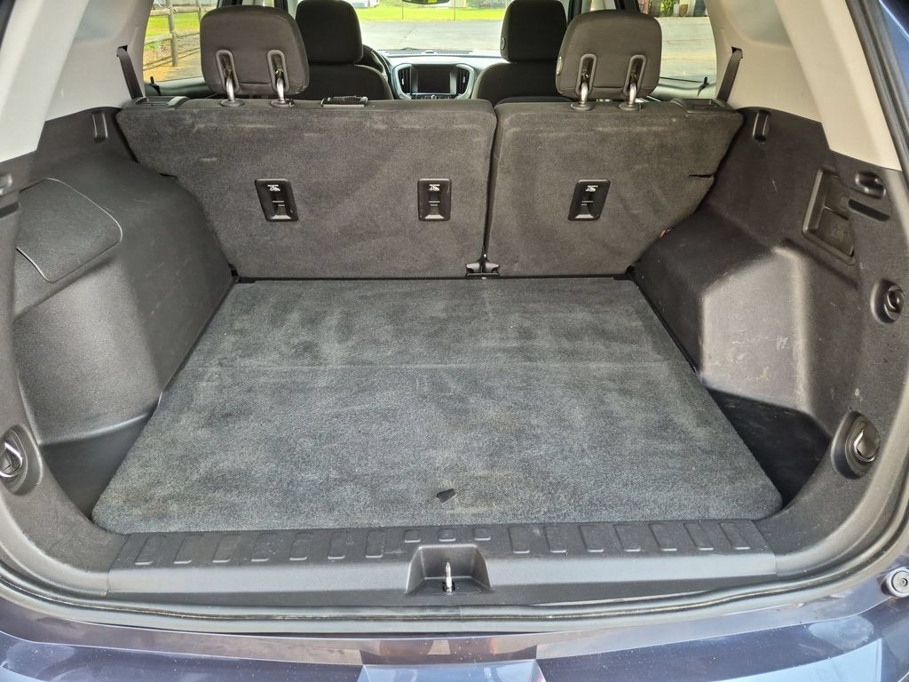 Used 2018 GMC Terrain SLE w/ Driver Convenience Package AWD/4WD image 9