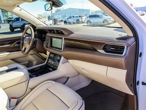 Used 2022 GMC Yukon Denali image 17
