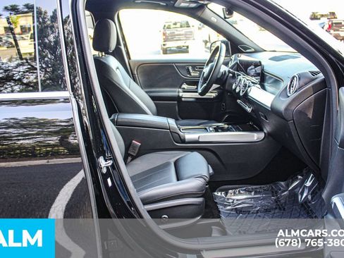 Used 2024 Mercedes-Benz GLB 250 4MATIC image 21