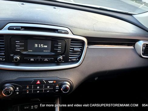 Used 2017 Kia Sorento FWD image 43