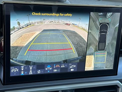 Used 2024 Toyota Tacoma TRD Off-Road w/ TRD Off Road Premium Package image 21