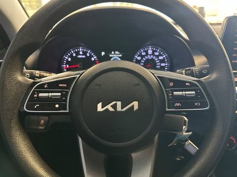 Used 2022 Kia Forte LXS FWD image 24
