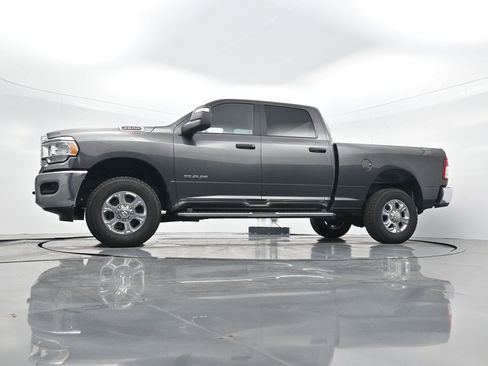 Used 2024 RAM 2500 Big Horn AWD/4WD image 34