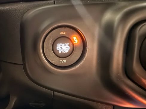 Used 2022 Jeep Wrangler Unlimited Sport AWD/4WD image 19
