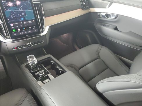 Certified 2026 Volvo XC90 B6 Plus AWD/4WD image 14